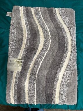 Home Bath Gray & white Striped Bath Rug